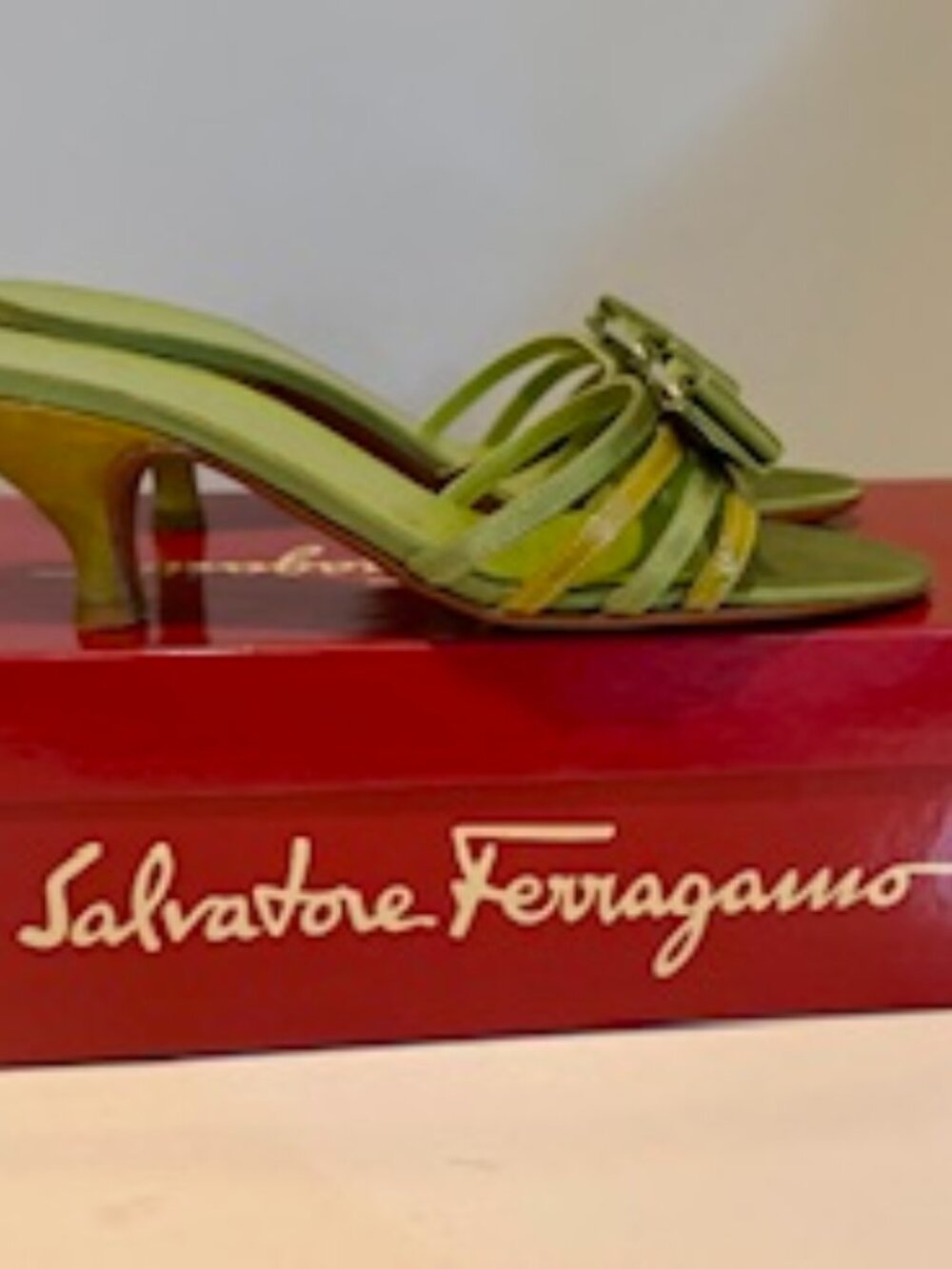 Salvatore Ferragamo Green Bow Sandals Kitten Heel - 6